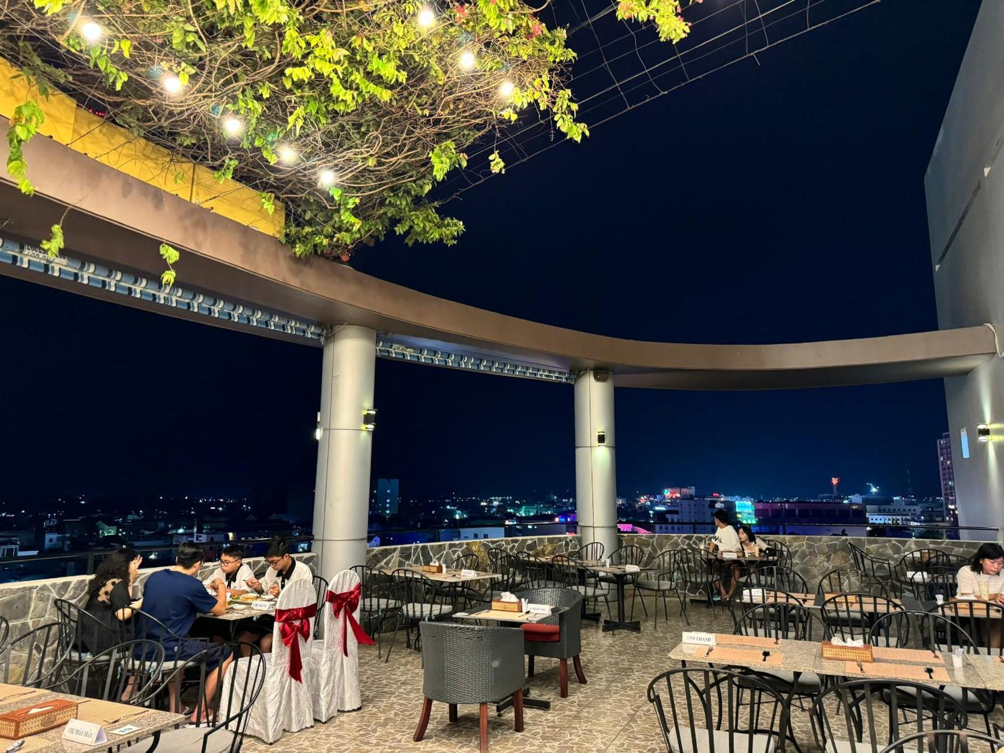 Hoa Binh 1 Hotel Long Xuyên Zewnętrze zdjęcie